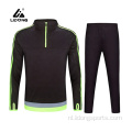 Man voetbal trainingsuitvoetbal trainingspak